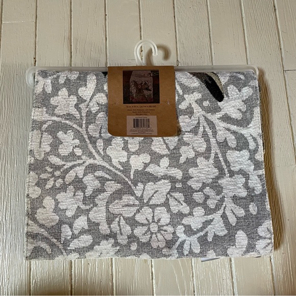 Easter Bunny Bliss Embroidered Quilted Table Runner 13" X 72" Floral New - Picture 4 of 5